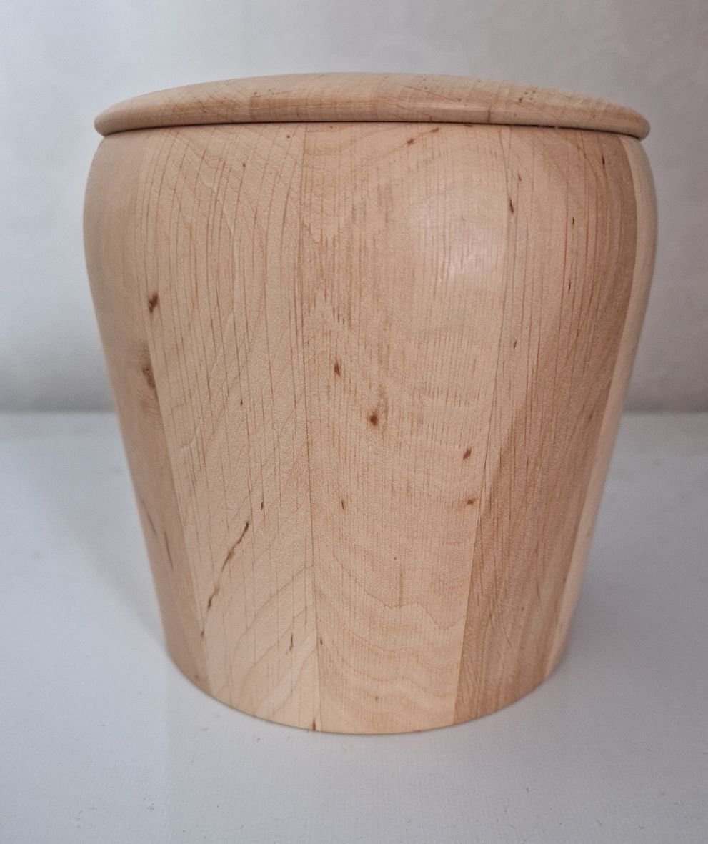 Pyöreät puiset uurnat - Image 3