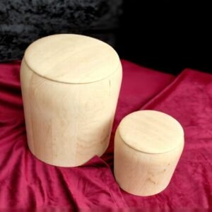 Pyöreät puiset uurnat