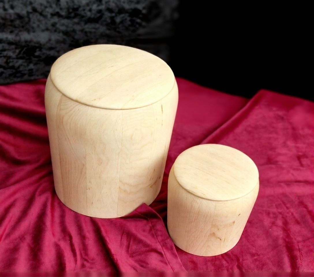 Pyöreät puiset uurnat